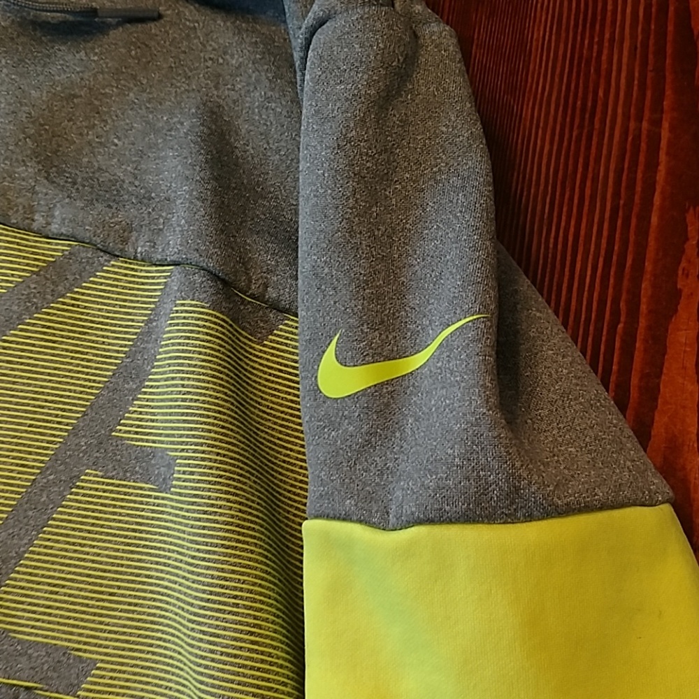 Nike Dri-Fit Cowl Neck Thermal Hoodie Pullover - Picture 2 of 4